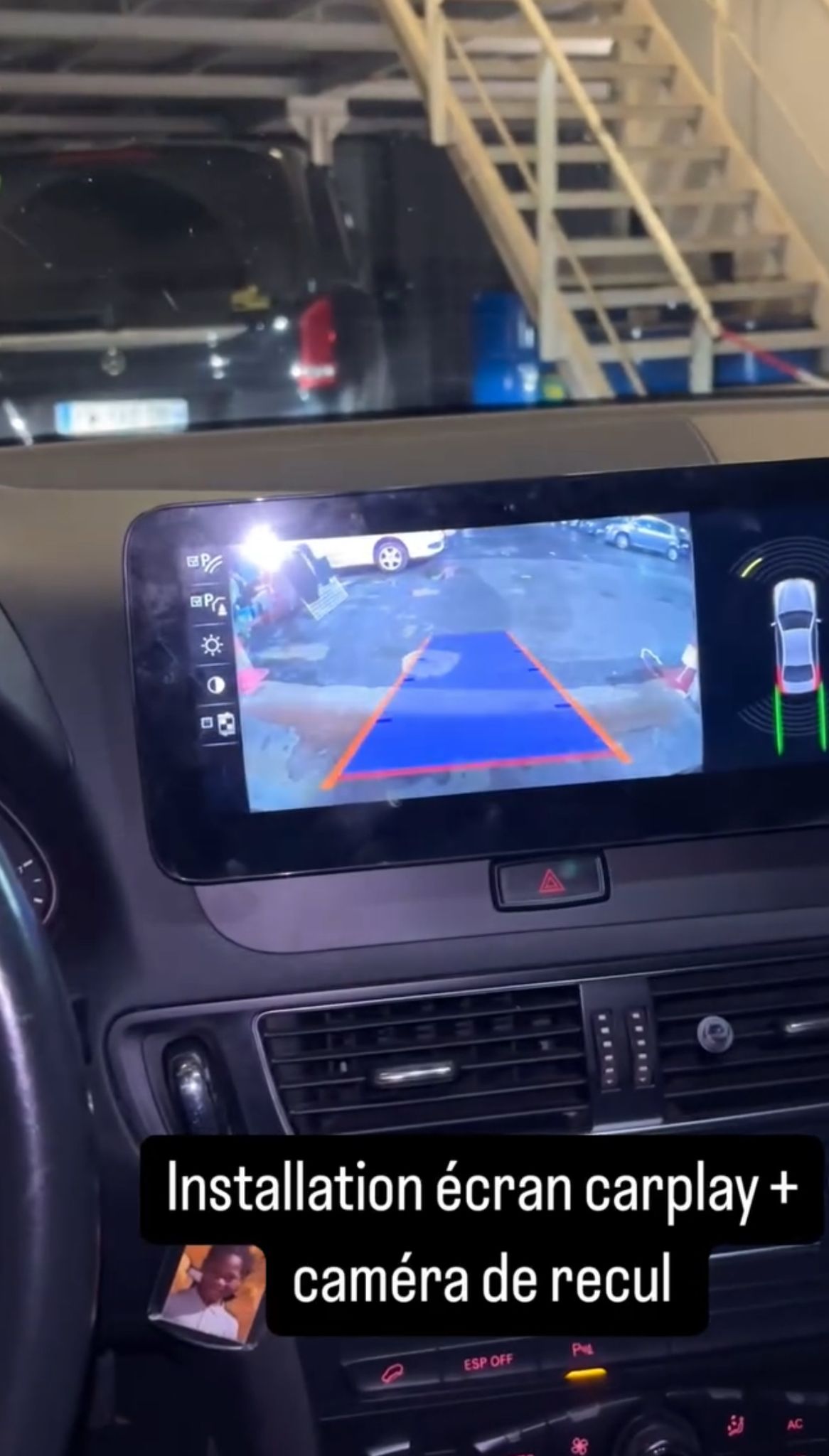 Audi Q5 après installation CarPlay et caméra de recul par AZM Custom
